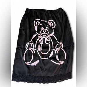 🧸 teddy Fresh Black Skirt with Pink Bear Design